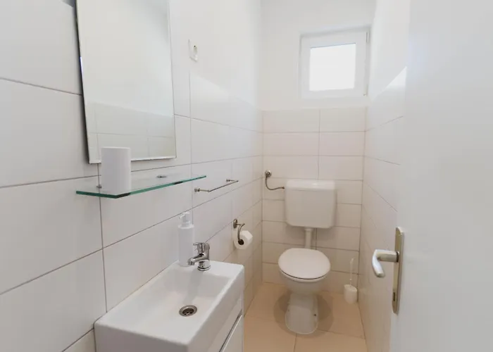 House Of Albina- 10 M Od Mora * זאדאר