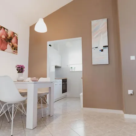 Ferienhaus House Of Albina- 10 M Od Mora Zadar