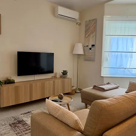 House Of Albina- 10 M Od Mora Ferienhaus Zadar