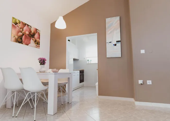 Feriehus House Of Albina- 10 M Od Mora Zadar