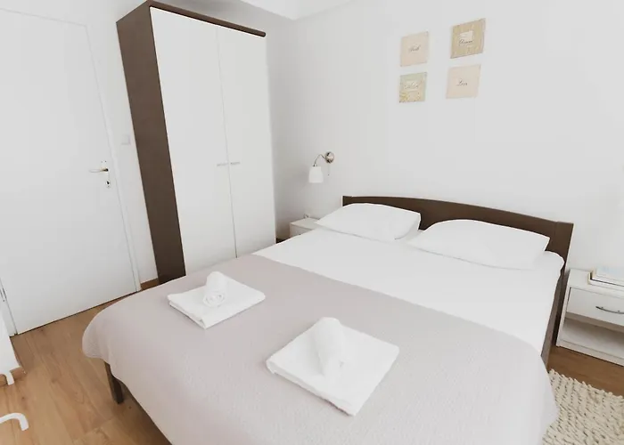 Feriehus House Of Albina- 10 M Od Mora Zadar